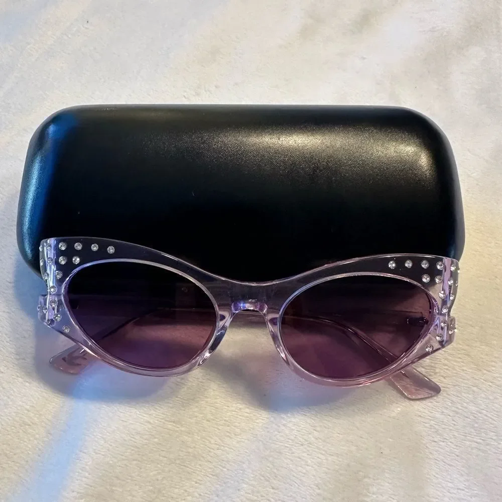 ALEXANDER McQueen Cat Eye Sunglasses